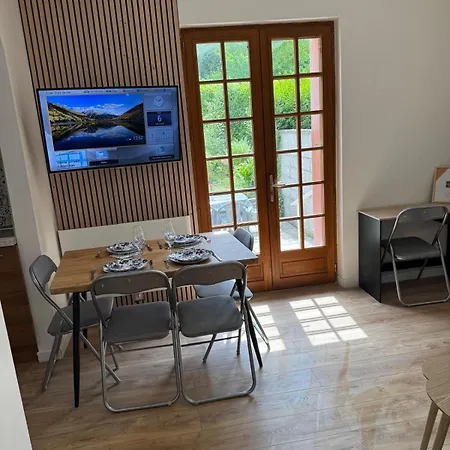 בית נופש Maison Avec Jardin Prive - *